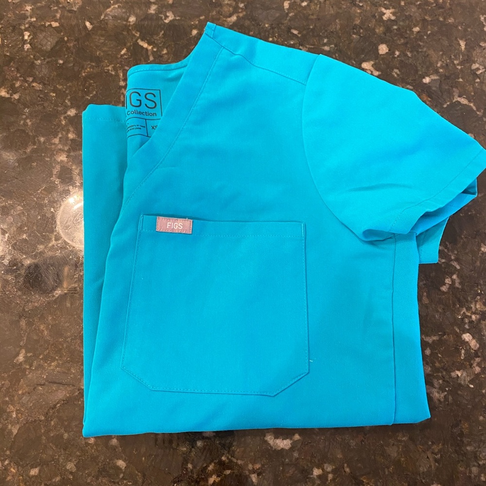 Women’s Figs Scrub Top - Teal Color size XS